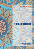 Capa desenhado em um mosaico com o título e nome da autora